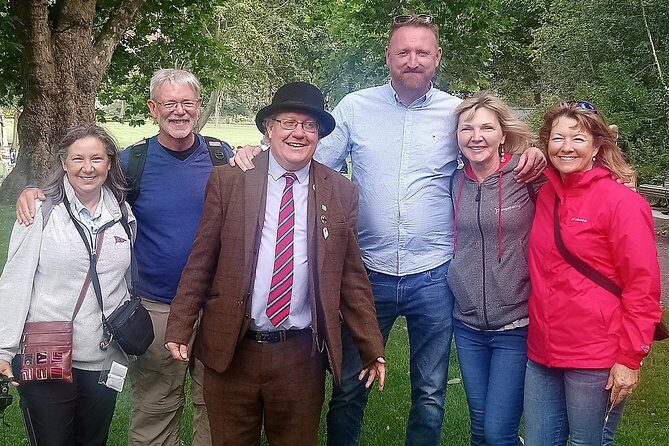 Walking tour in Merrion Square Park with a pint of Guinness Dublin Rogues Tour - Who Will Love This Tour?