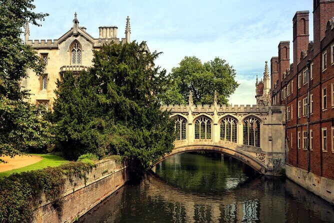 Warwick Castle, Oxford, Stratford-upon-Avon & Cotswolds Day trip - FAQ