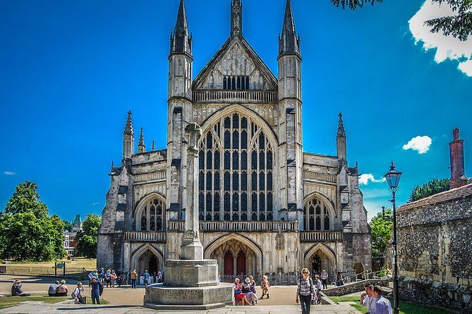 Windsor Castle, Stonehenge & Winchester Cathedral Private Tour - The Mysteries of Stonehenge