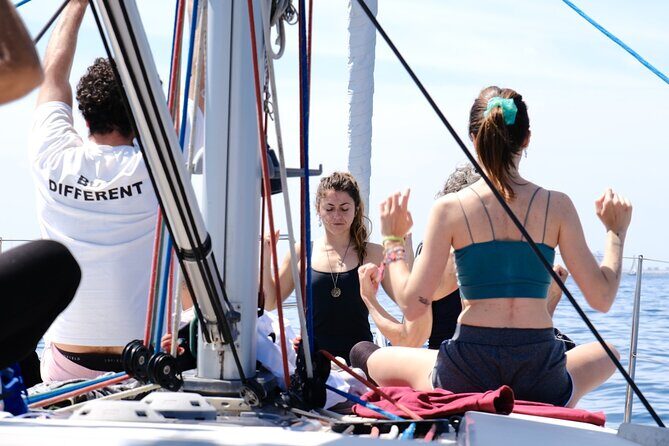 Yoga Session and Sailing Adventure in Barcelona - FAQ