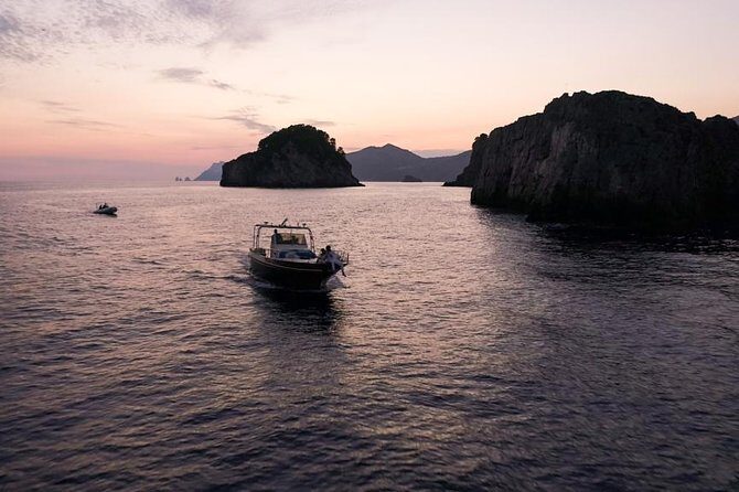 1.5-Hour Amalfi Sunset Cruise  Private Tour with Prosecco - FAQ