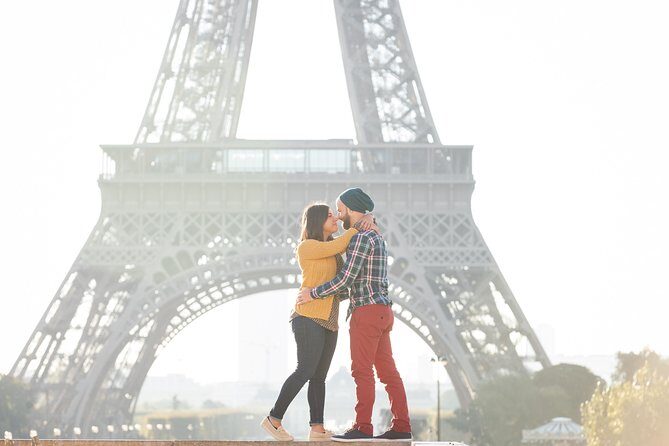 1-hour Photoshoot at the Eiffel Tower Trocadero Paris - Who Should Consider This Photoshoot?