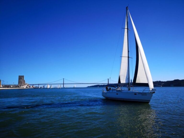 1 Hour Private - Lisbon: Sailing Tour With Wine and History - Exploring Lisbon from the Water: What You Can Expect
