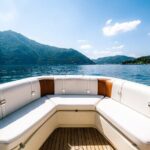 1H Private Cruise Lake Como Tender Yacht Invictus 6 pax - The Boat and Comfort