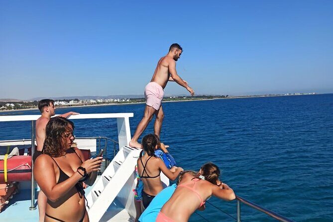 2.5 hour Glass Bottom Boat Trip, Snorkeling, Sliding and Fun - What Do Reviewers Say?