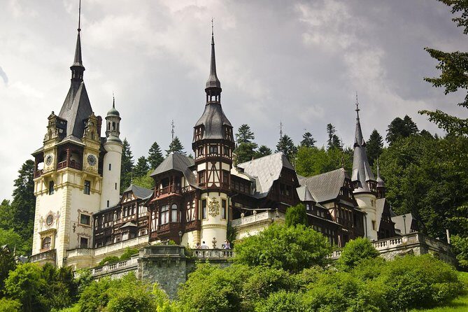 2-Day Small-Group Tour to Dracula's Castle, Rasnov Fortress, Peles Castle, Sighisoara and Libearty Brown Bear Sanctuary with Overnight in Brasov - The Sum Up: Who Will Love This Tour?
