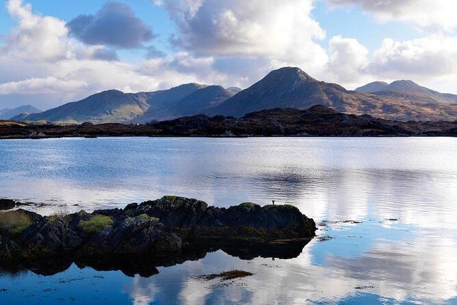 2-Day Western Ireland Tour from Dublin:Including Galway and Cliffs of Moher - Guides and Experiences