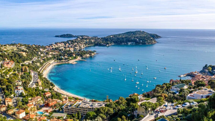 20-minute panoramic flight from Nice - An In-Depth Look at the Helicopter Experience