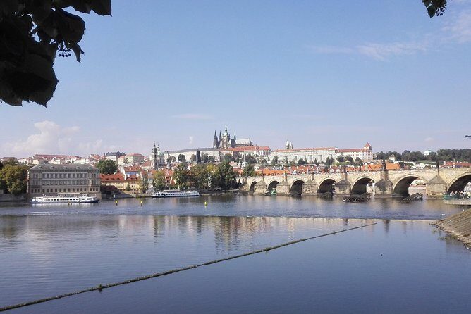 2:5-Hour Walking Tour of Old Town Prague with Boat Ride - Independent Exploration & Practical Details