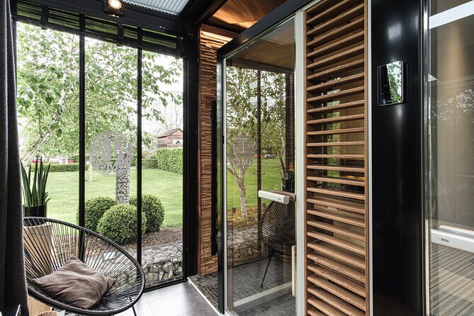 30-minute Relaxing Treatment in Burgundy - The Reviews in Context