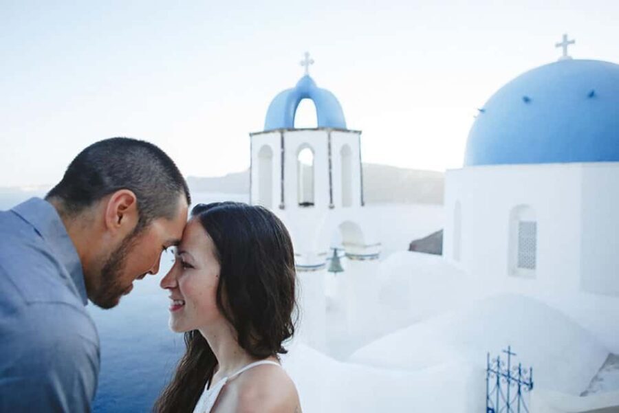 30 Photoshoot in Oia! 30 edited photos! Effortless & Fun! - Practical Details