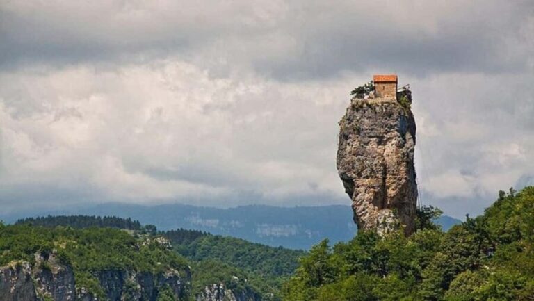 7-Day Georgia Tour with Wine, Mountains, Canyons & Meals - How Does the Price Reflect the Experience?