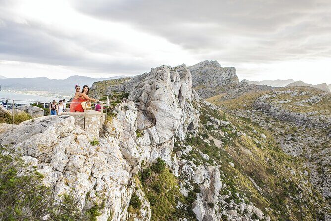 8-Hour Formentor and Sineu Market with boat trip Tour in Mallorca - Exploring Sineu Market: A Taste of Mallorcan Life