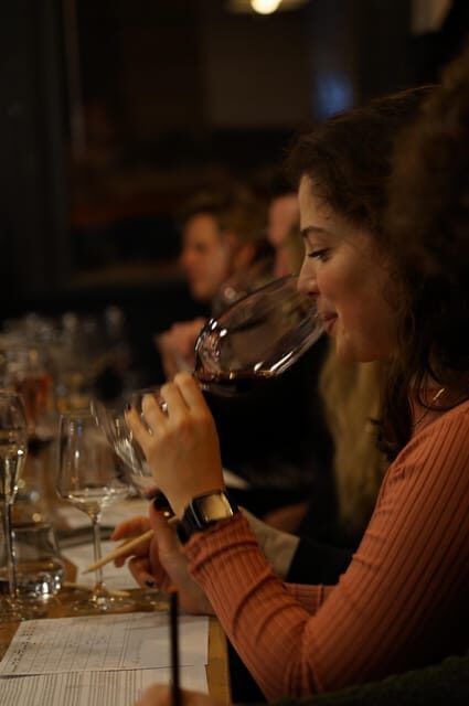 8-Tier Hungarian Wine Tasting in a Cozy Downtown Wine Bar - What’s Included and How It Adds Value