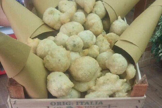 A Street Food Journey Through Heart of Naples - What Does the Experience Offer for Travelers?