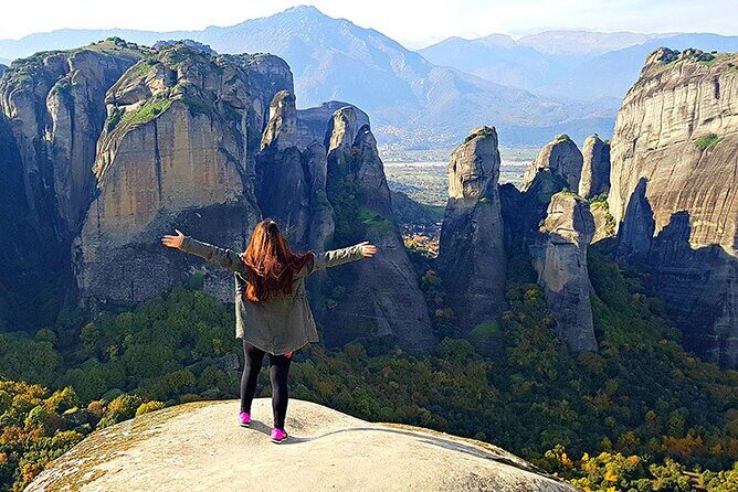 A unique day private tour to Meteora Monasteries from Athens - Exploring Thessaly and Kastraki