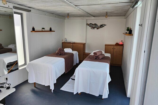 Akrotiri: Couples' Aromatherapy Massage - Booking and Accessibility