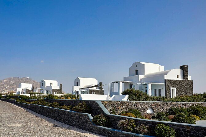 Akrotiri: Couples Massage with Dinner, Pool Access, wine, fruits - Why This Experience Works