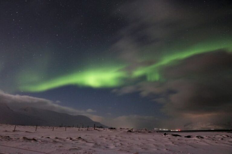 Akureyri: Hunt for the Northern Lights Photography Tour - What This Tour Offers
