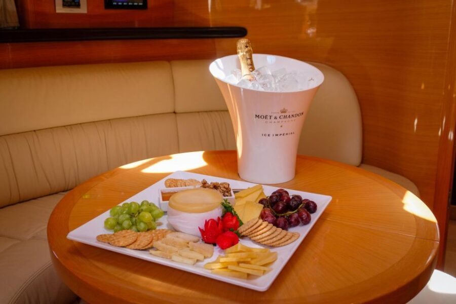 Albufeira: Algarve Private Sunset Yacht Charter - Crew & Service