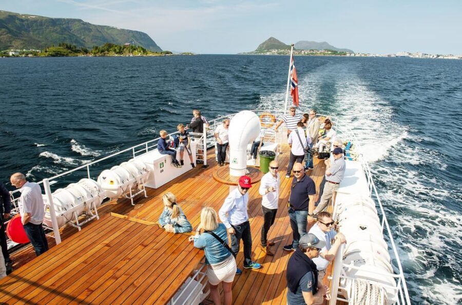 Ålesund: Archipelago Fjord Cruise - Frequently Asked Questions