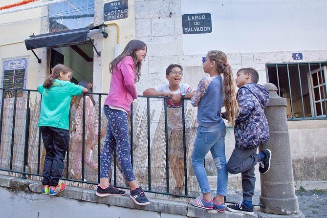 Alfama - The Kaleidoscopic District Private Walking Tour - Why This Tour Works