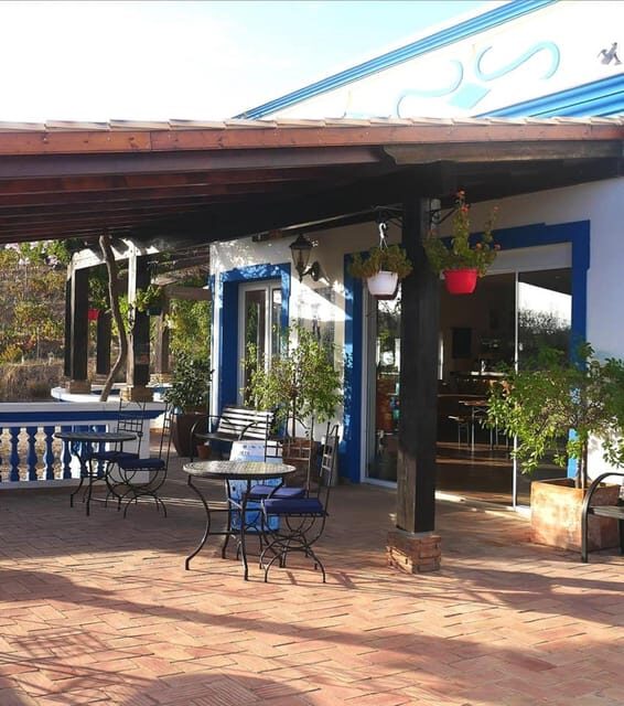 Algarve Wine Tour of two estates guided by wine expert - A Closer Look at the Algarve Wine Tour