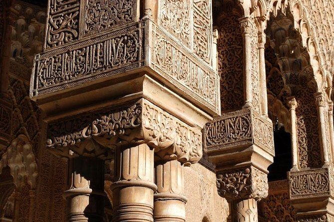 Alhambra &Charles Palace Guided Tour with Optional Nasrid Palaces - Key Points