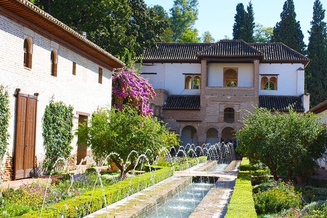 Alhambra, Generalife & Nasrid Palaces Guided Tour in Granada - Practical Details and What You Should Know