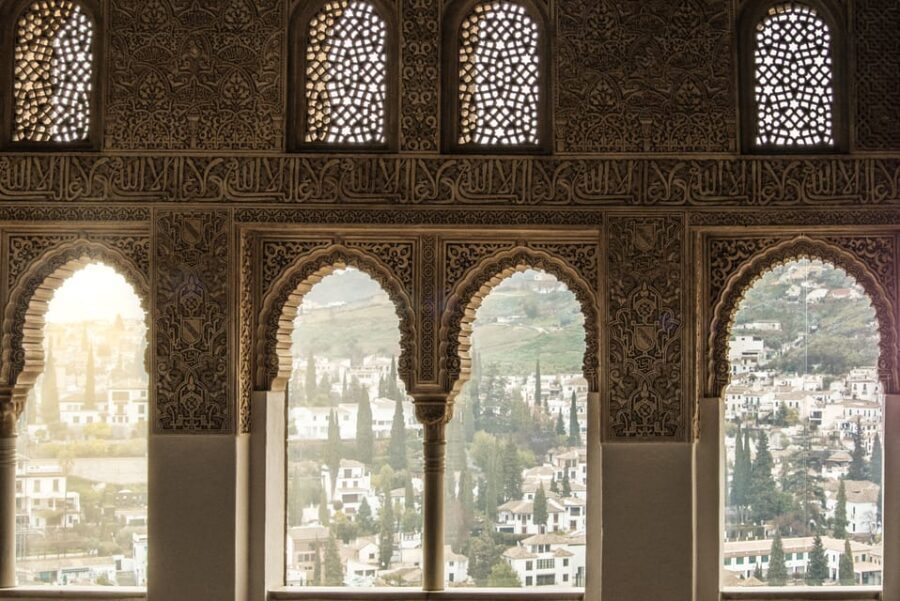 Alhambra & Nasrid Palace: Private Tour with Tickets - The Practicalities of the Tour