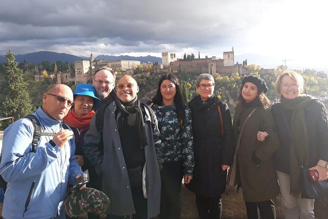 Alhambra: Skip-the-Line to Nasrid Palaces & Generalife - What Makes This Tour Stand Out