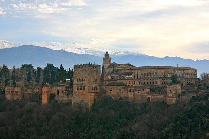 Alhambra Soul:Join a Group,with specialist guide.Skip the line . - The experience value