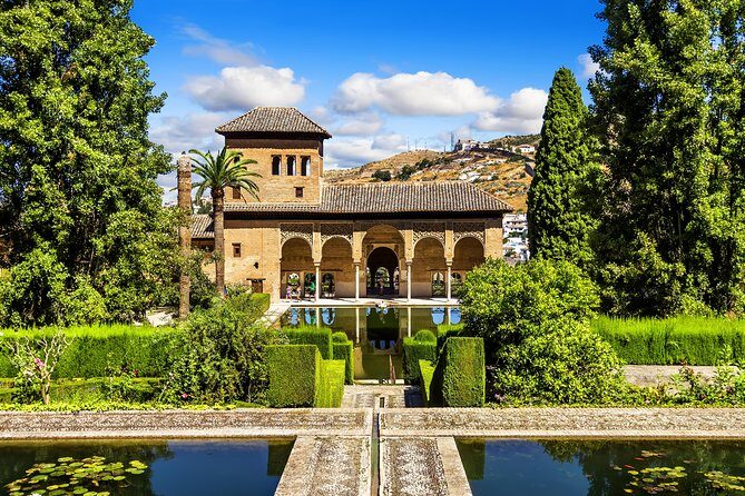 Alhambra Ticket and Guided Tour with Nasrid Palaces - Booking and Meeting Point