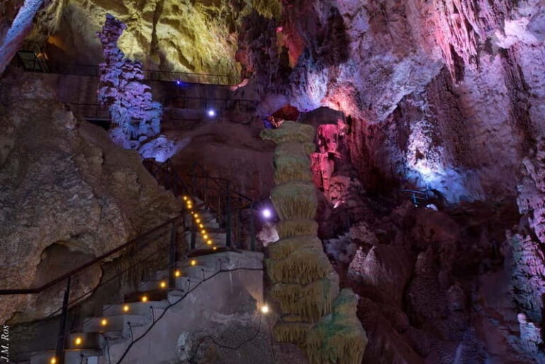 Alicante: Canelobre Caves & Busot Tour with Local Guide - The Itinerary in Detail