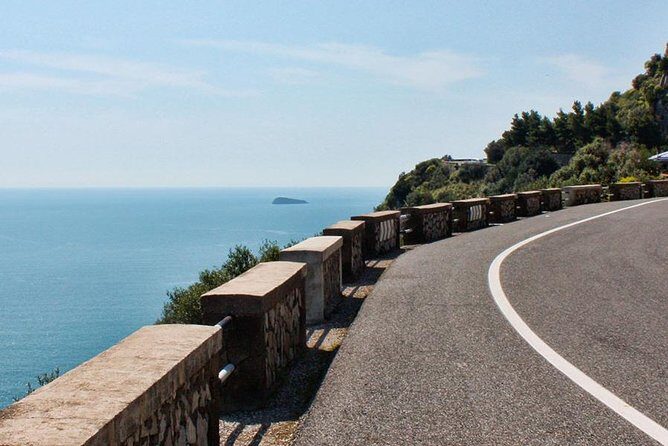 Amalfi coast day tour from Sorrento with an English speaking private driver - Why This Tour Works Well