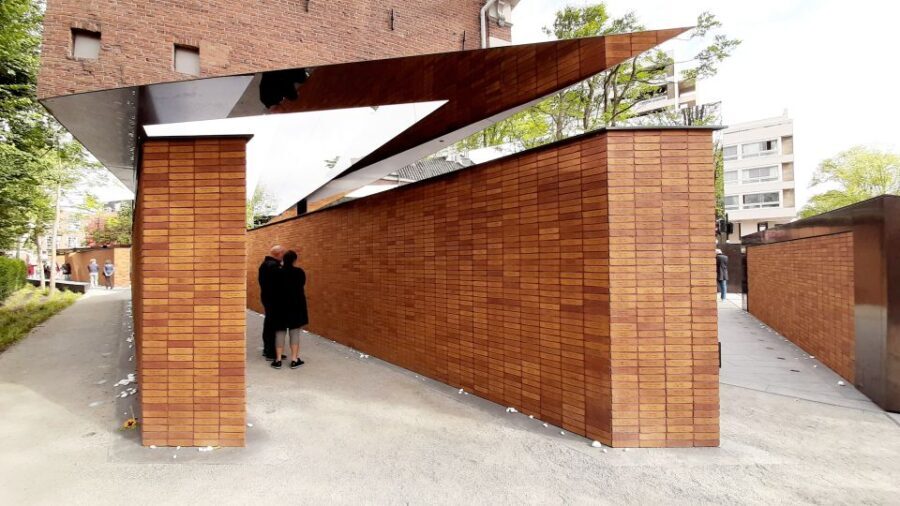 Amsterdam: Anna Frank and World War II History Walking Tour - Authentic Insights from Reviews