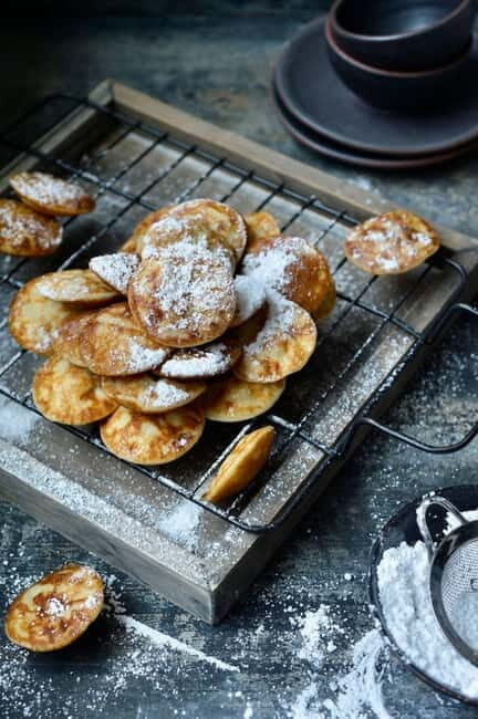 Amsterdam: Canal Cruise with Dutch Pancakes and Drinks - Who Is This Tour Best For?