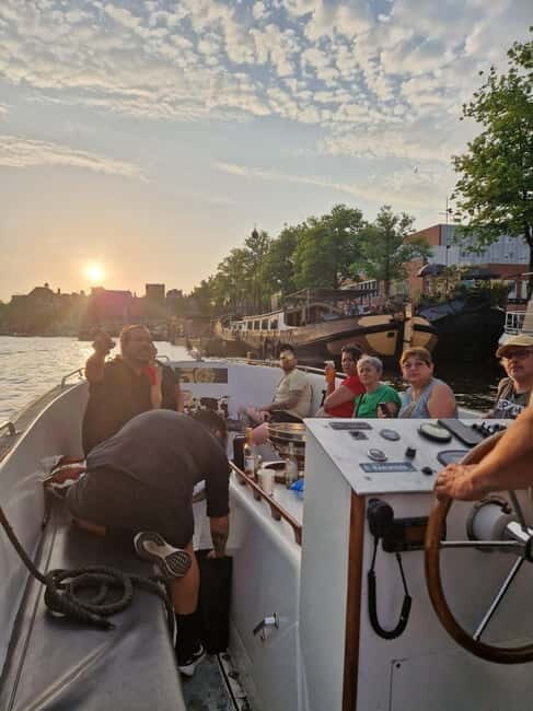 Amsterdam: Friendly 420 Smoking Sunset Cruise - What You Can Expect During the Tour