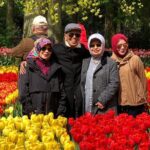 Amsterdam: Keukenhof Tulip Gardens and Giethoorn with Boat Tour - Who Would Love This Tour?
