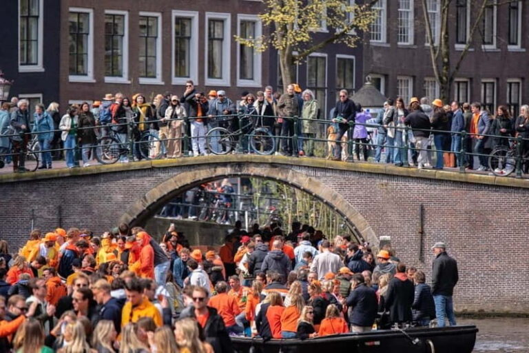 Amsterdam: Kings Day Boat Party with Unlimited Drinks - Itinerary Breakdown