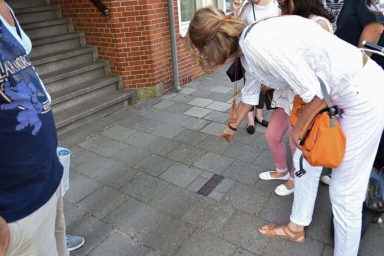 Amsterdam: Life of Anne Frank and Neighborhood Walking Tour - Tour Logistics and Practical Details