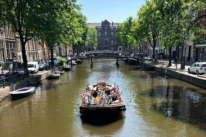 Amsterdam Luxury Boutique Boat tour with Unlimited Beer and Wine - Who Is This Tour Perfect For?