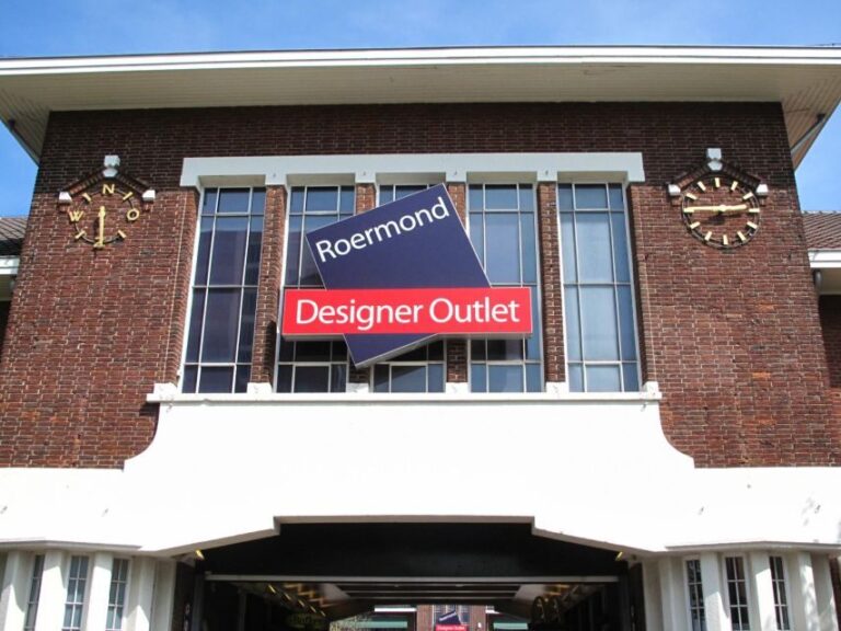 Amsterdam: Private Day Trip to Designer Outlet Roermond - Introduction to the Roermond Designer Outlet Experience