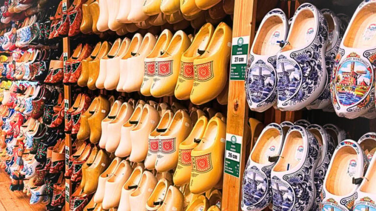 Amsterdam: Private Tour Giethoorn, Zaanse Schans Local Guide - FAQ