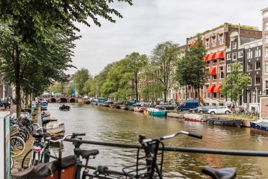 Amsterdam: Private Walking Tour of Jordaan & De 9 Straatjes - What to Expect from the Tour