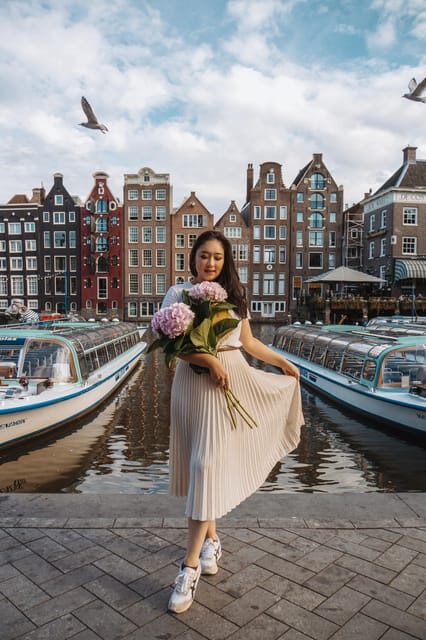 Amsterdam: Professional Photoshoot at the Canals - The Photographers and Their Approach