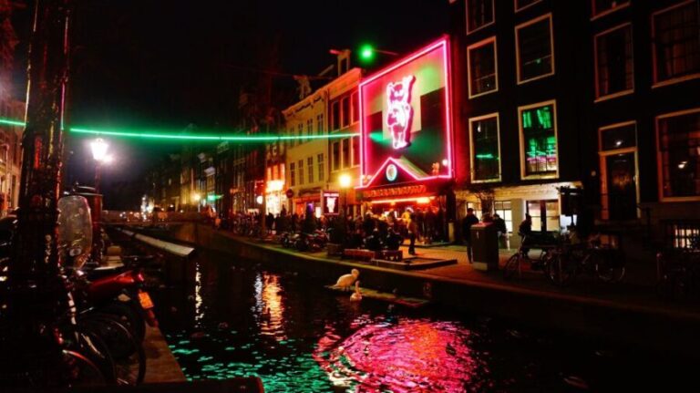 Amsterdam: Red Light District Exclusive Night Tour - What Makes This Tour Stand Out?