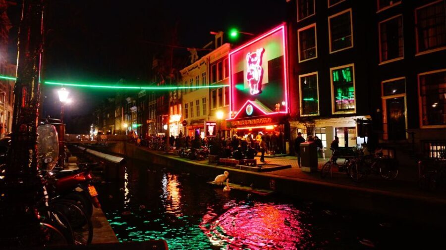 Amsterdam: Red Light District Exclusive Night Tour - What Makes This Tour Stand Out?