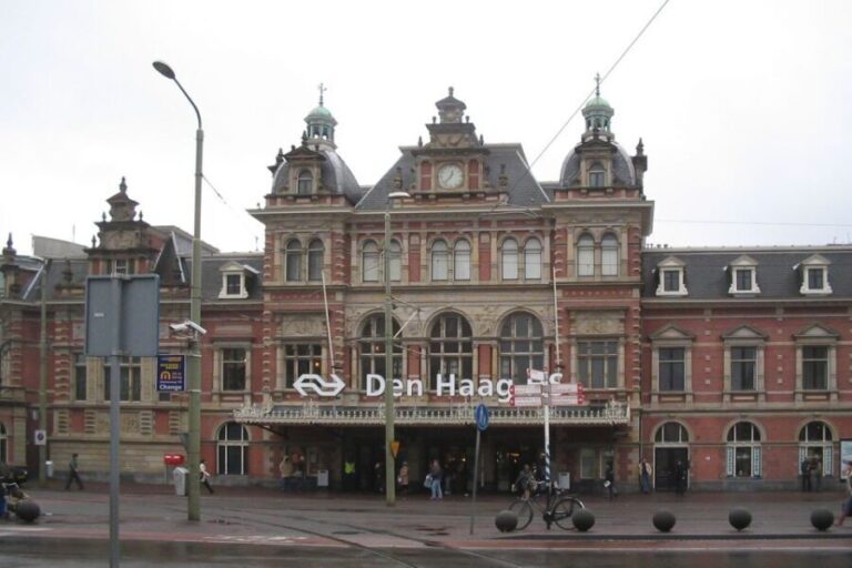 Amsterdam: The Hague, Delft and Rotterdam Private Day Tour - Why This Tour Works for Different Travelers