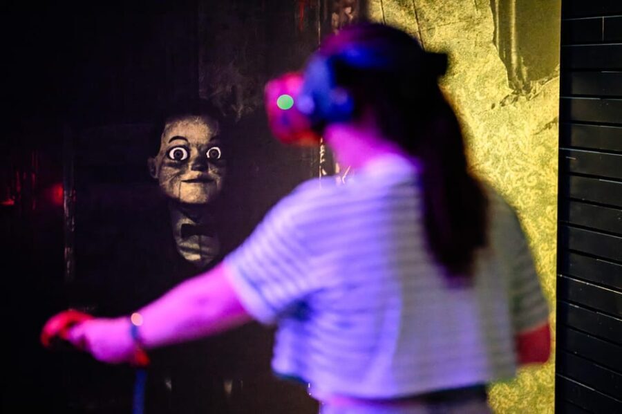 Amsterdam: Ultimate VR Experience: 60 minutes - The Practicalities: What You Need to Know